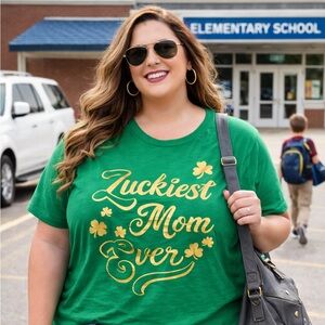 Luckiest Mom Ever Green St. Patrick’s Day Graphic Tee – XXXL / 3X